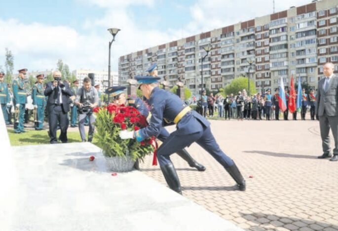 В парке Боевого Братства открыли бюсты воинов 6-й роты