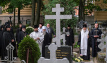 Патриарх Кирилл посетил Никольское и Большеохтинское кладбища