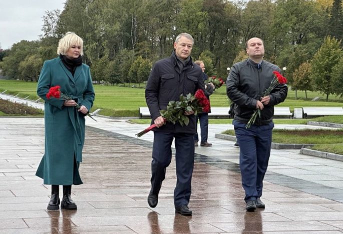 Депутаты Рязоблдумы почтили память погибших при обороне Ленинграда
