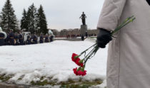 На Пискаревском кладбище почтили память блокадников